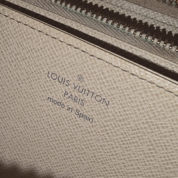 Louis Vuitton Damier Azur Zippy Wallet - Picture 16 of 16